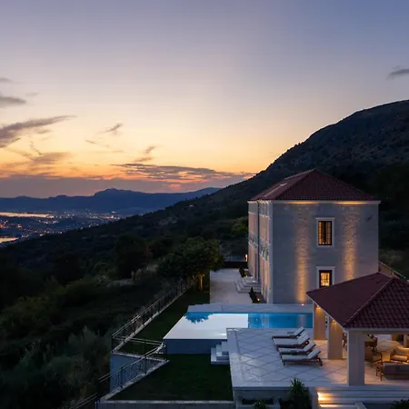 Βίλα Luxury Petra Split With A Stunning View *